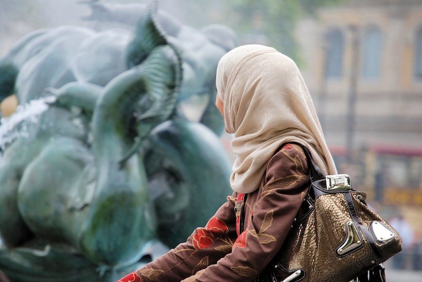 5 Best Sun Protection Scarves for Covering Up! 1 head scarf