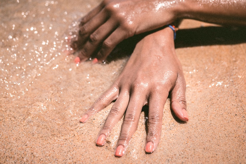 Why Does Sunscreen Ruin Nail Polish? 5 nails at the beach