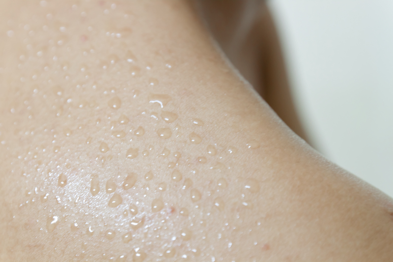 Why Does Sunscreen Make Me Sweat? 1 sweaty skin