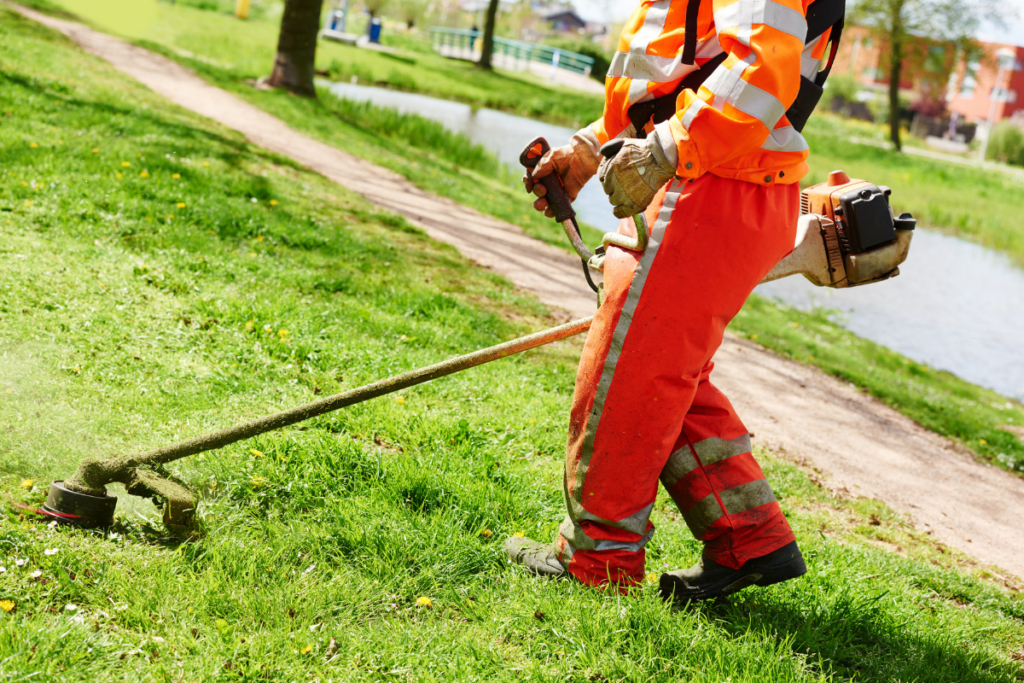 7 Best Sunscreens for Working Outside [2023 Reviews]